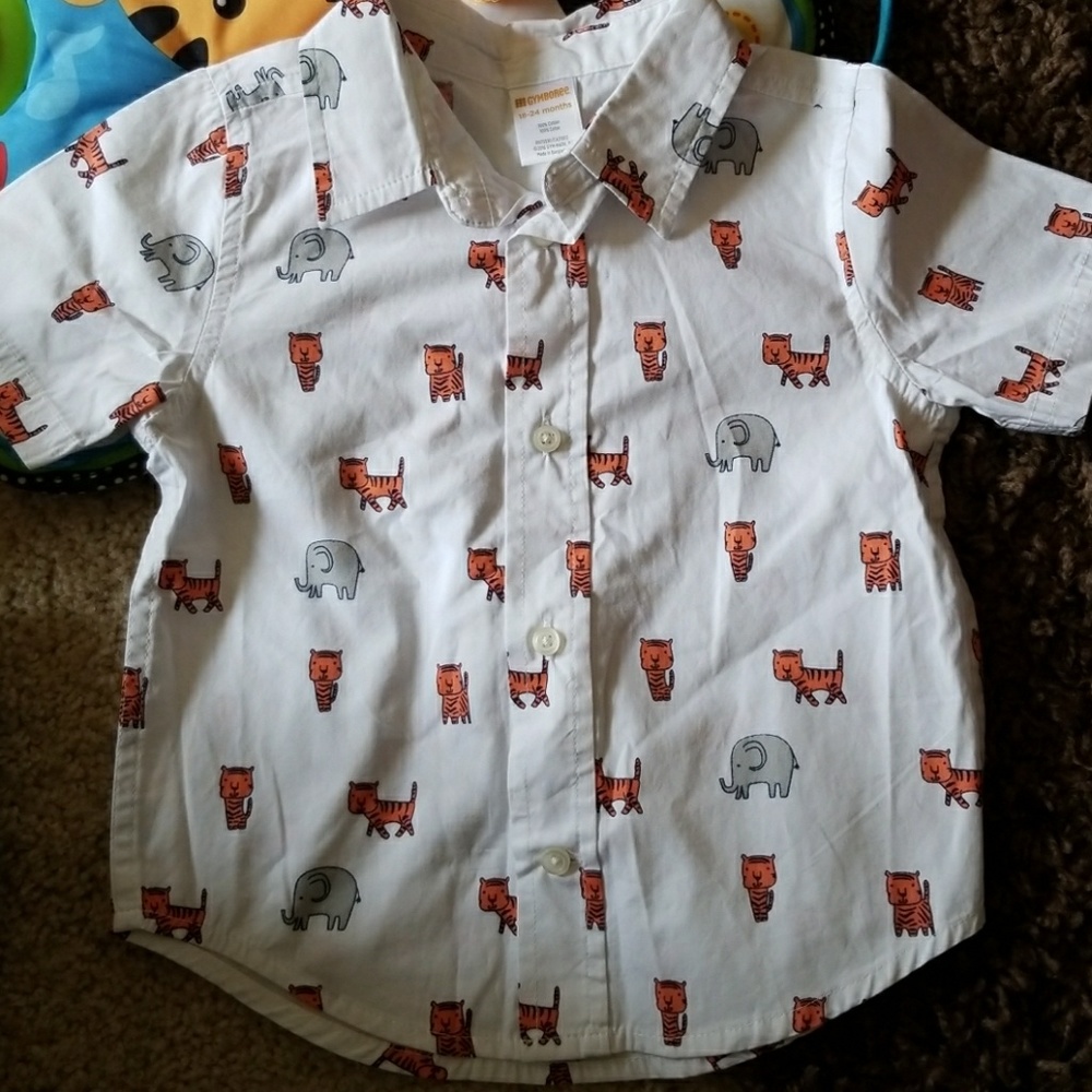 Short sleeve collared shirt